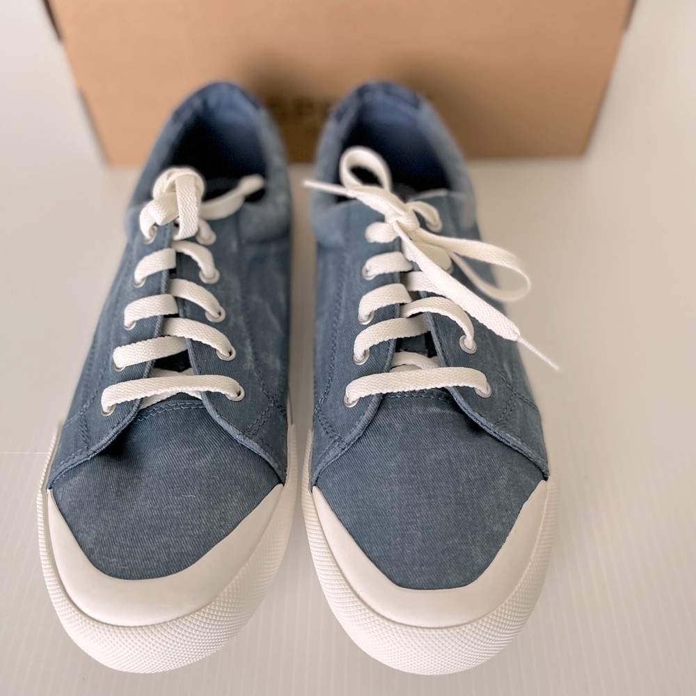 Boy’s Sperry Lace-Up Sneakers Size 7M